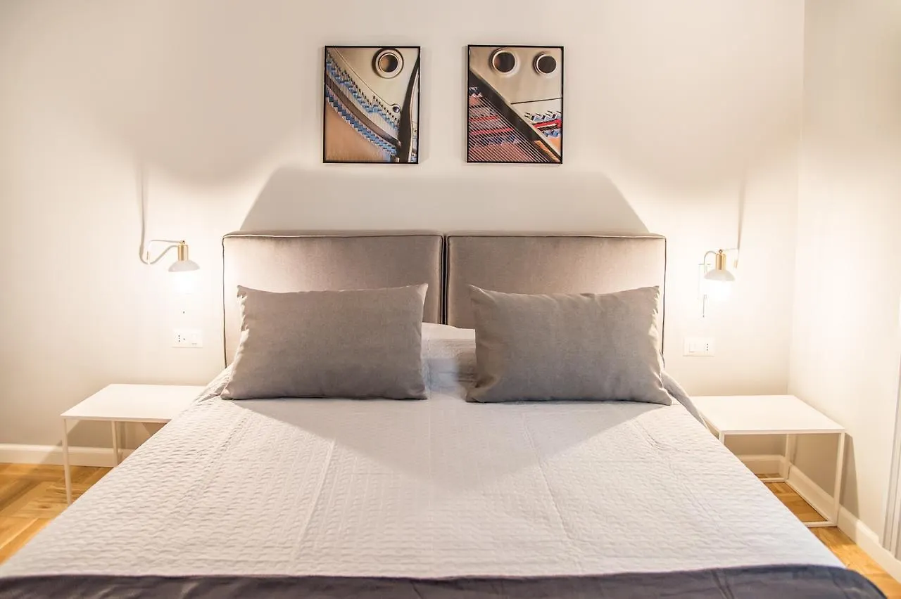 Dama Suite Naples 3*,  Italie